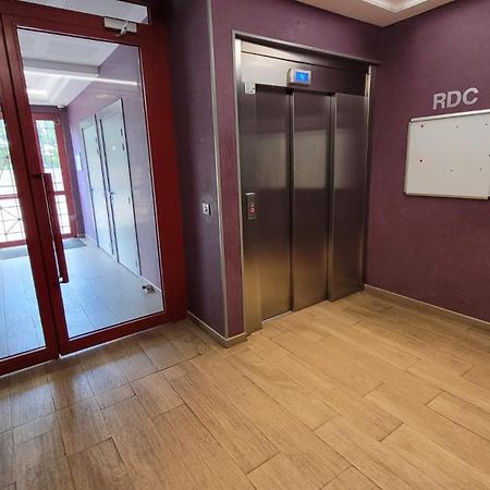 Flat For 6 Persons 10 Minutes From Cdg Airport Apartment เลอบล็องเมนิล ภายนอก รูปภาพ